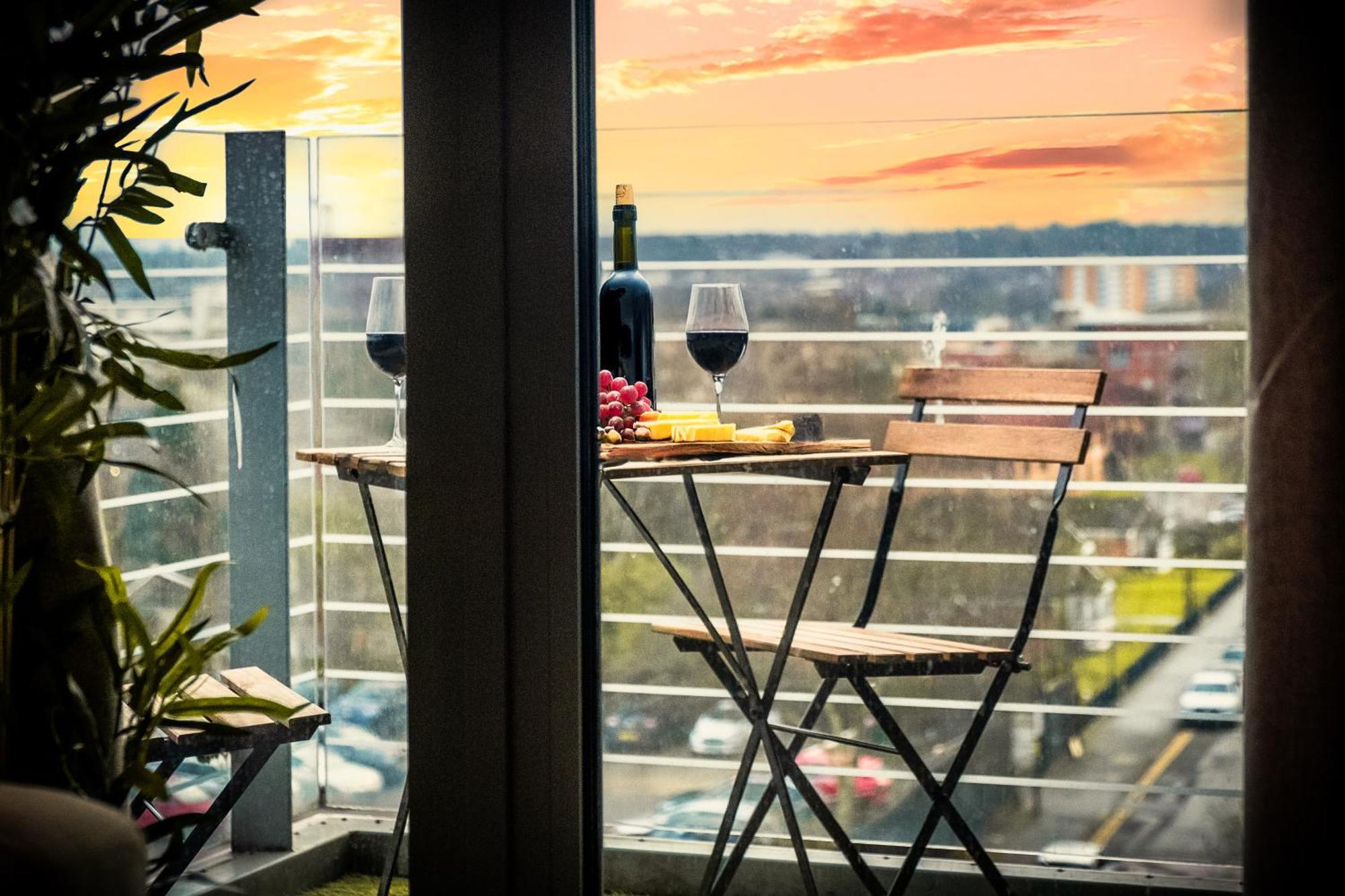 Orient With Freepark - 28 Night Apartment Birmingham