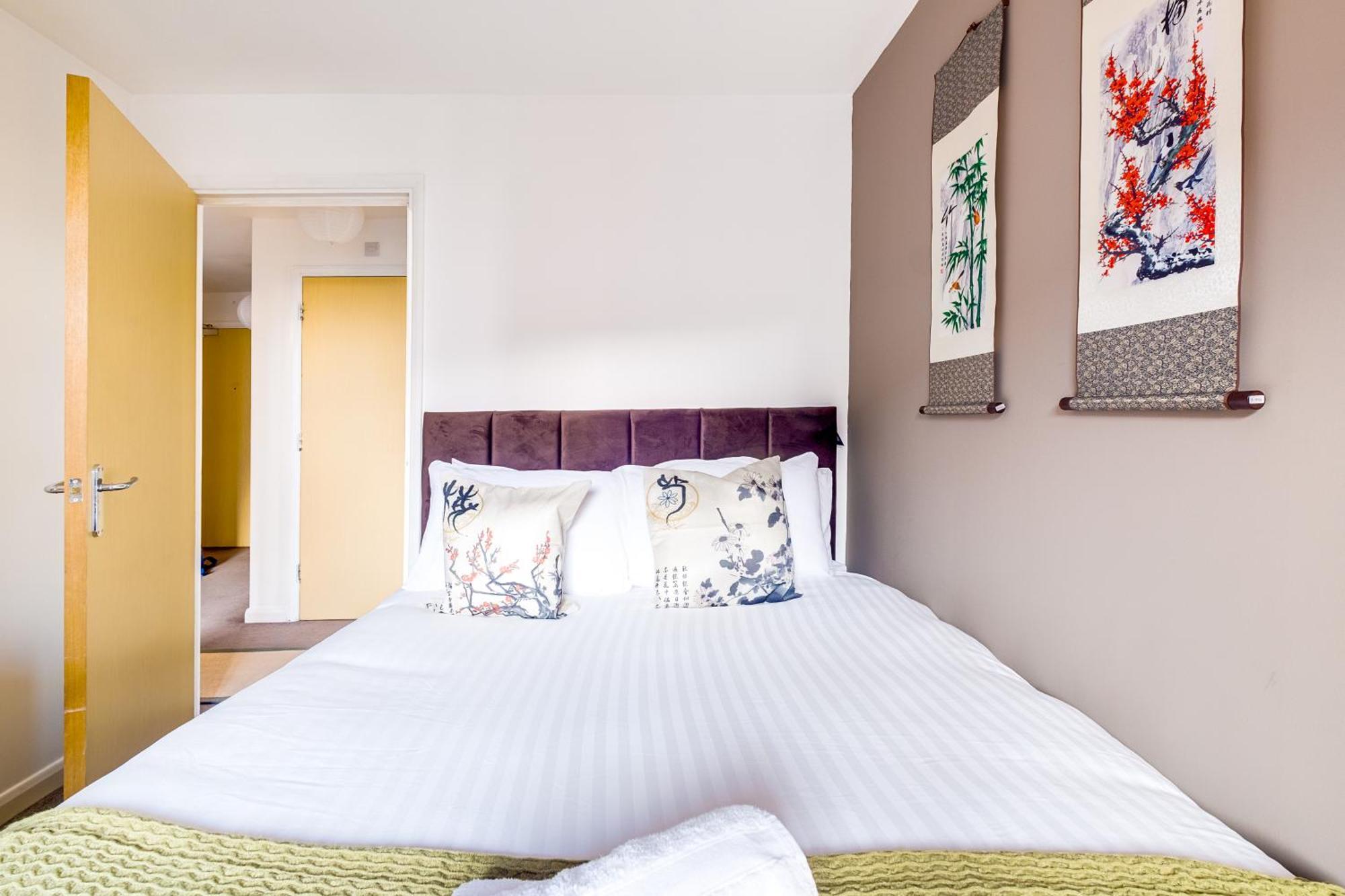 Orient With Freepark - 28 Night Apartment