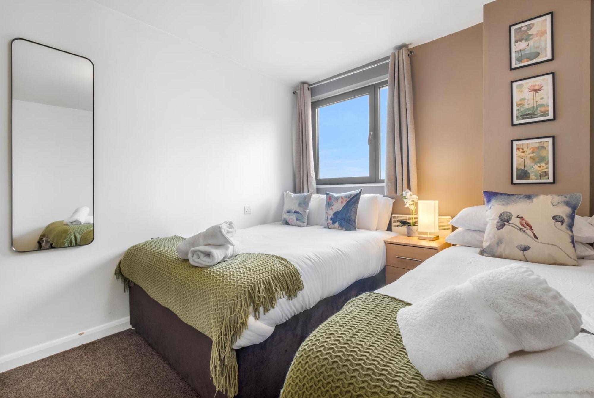 Orient With Freepark - 28 Night Apartment